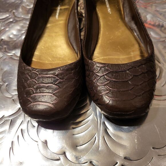Bcbgeneration,size 9,brown/purple in color,trimmed in gold, slight imperfections - Picture 6 of 8